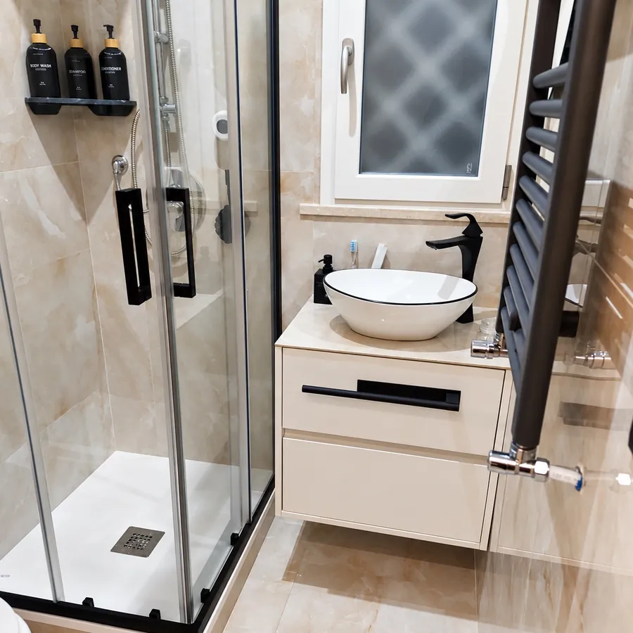 Mobile del bagno con lavabo, montato